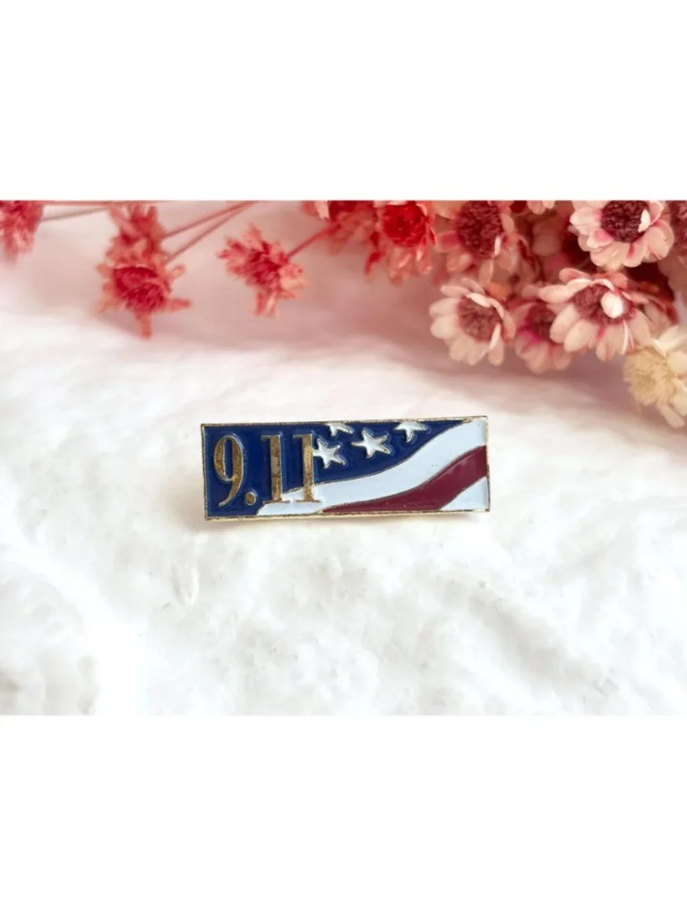 American Flag Commemorative 9/11 Vintage Gold Toned Brooch Pin